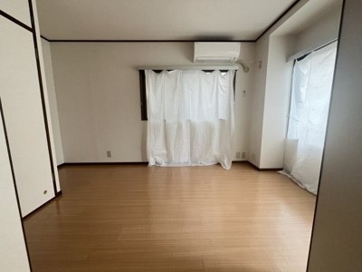 【寝室】 | ハイム西宮北口 | 開放的な寝室です