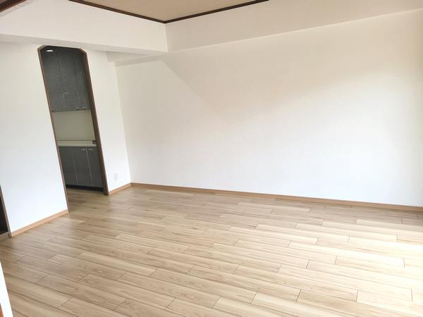【洋室】 | ランドコア戸坂出江 | ゆったりした洋室です