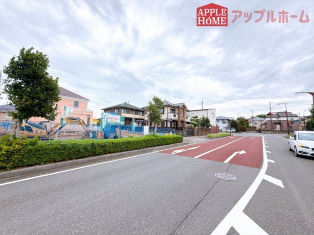 [新築住宅] 坂戸市花みず木 第3期 全1棟の前面道路含む現地写真