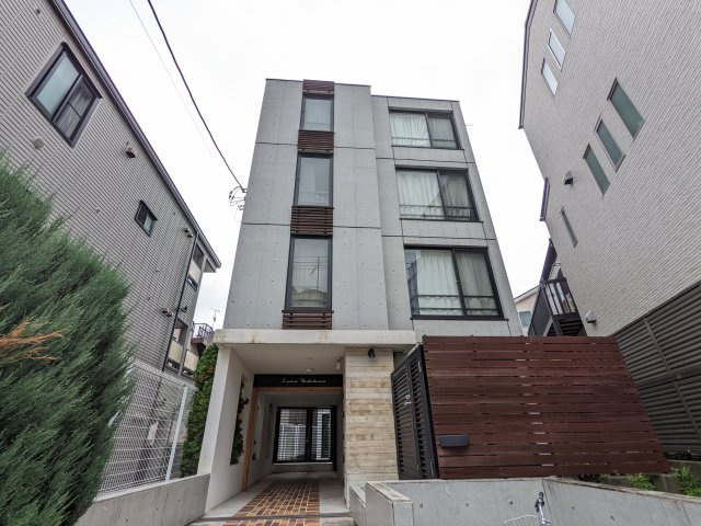 ラニ池袋の外観