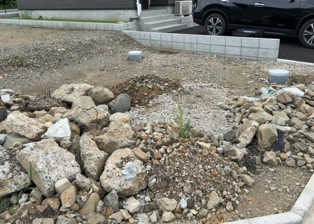 【外観】 | 土地の面積＝住宅面積ではありません。建ぺい率の問題などで、土地のある場所によって住宅を建てられる面積は限られています。高さもしかり、「土地」という言葉の中には、建築条件も含まれると考えておきましょう。