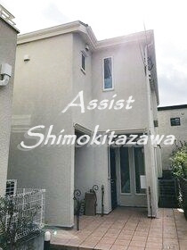 コート北沢の玄関