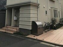 コート北沢のロビー
