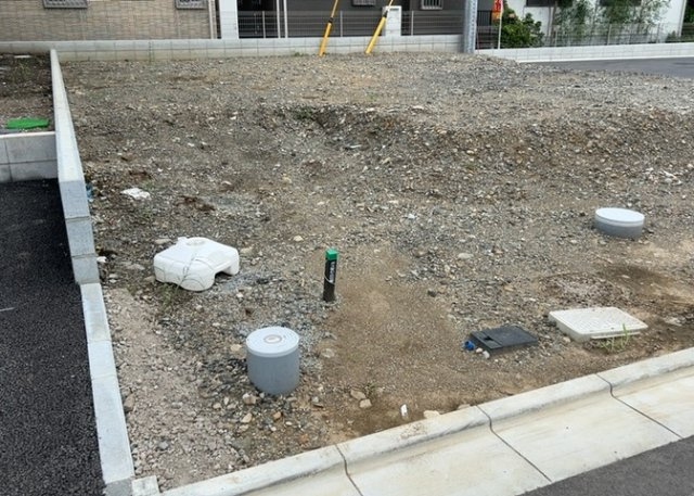 【外観】 | 物件の詳細については、現地を見てわかること以外に、役所や法務局などで調べないとわからないことがあります。そのため、現地に行く場合は、もしこの物件を買ったらどのような生活ができるかをイメージしましょう。