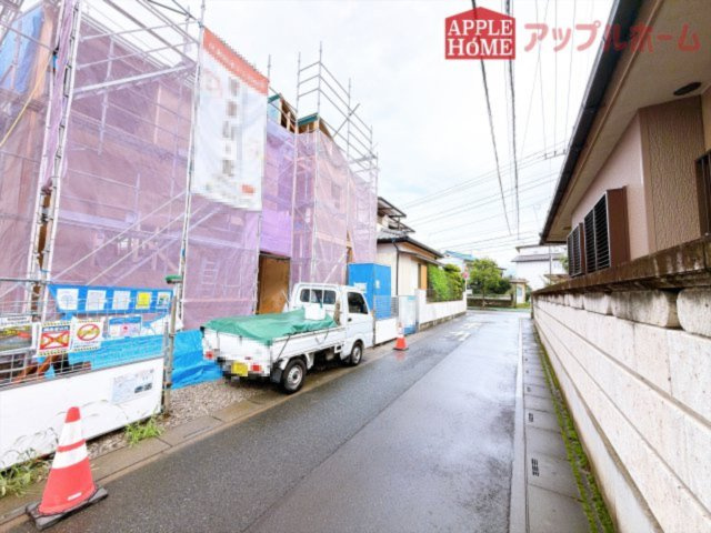 [新築住宅] 深谷市上野台 第26 全1棟の前面道路含む現地写真