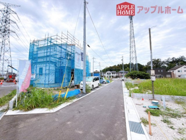 [新築住宅] 鶴ヶ島市藤金 15期 全11棟の前面道路含む現地写真