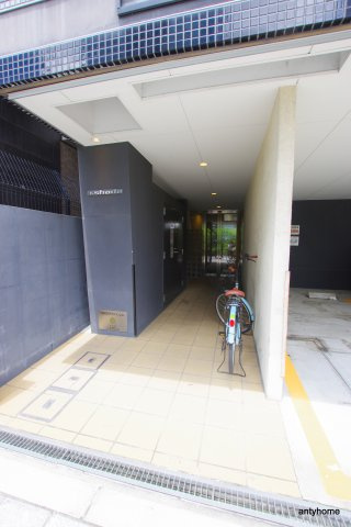 ビーシェイド　仲介手数料無料のエントランス