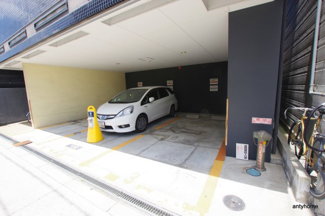 ビーシェイド　仲介手数料無料の駐車場