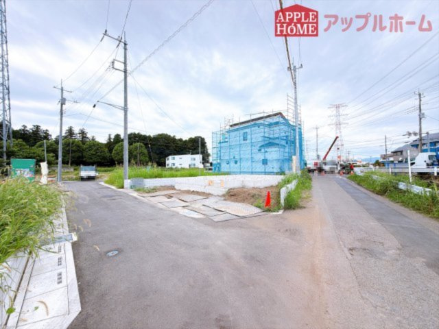 [新築住宅] 鶴ヶ島市藤金 15期 全11棟の前面道路含む現地写真