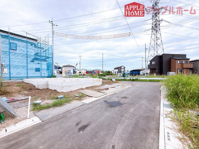 [新築住宅] 鶴ヶ島市藤金 15期 全11棟の前面道路含む現地写真
