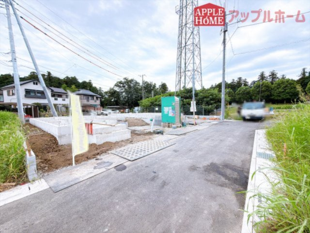 [新築住宅] 鶴ヶ島市藤金 15期 全11棟の前面道路含む現地写真
