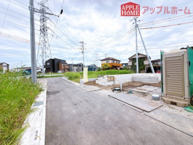 [新築住宅] 鶴ヶ島市藤金 15期 全11棟の前面道路含む現地写真