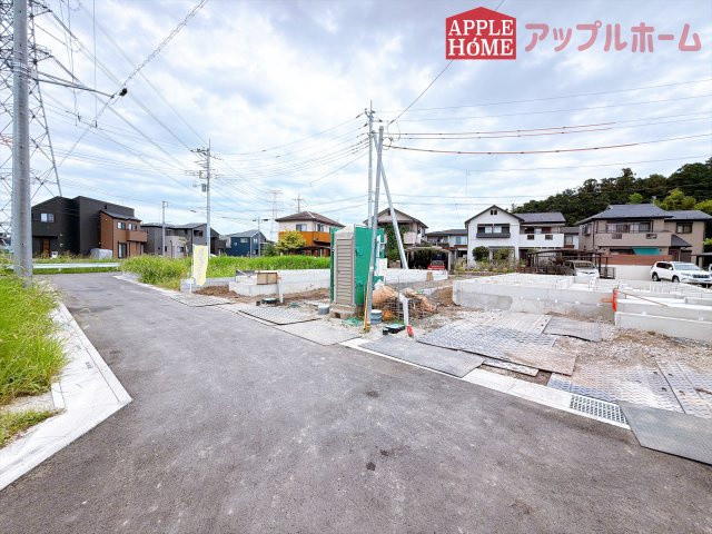 [新築住宅] 鶴ヶ島市藤金 15期 全11棟の前面道路含む現地写真