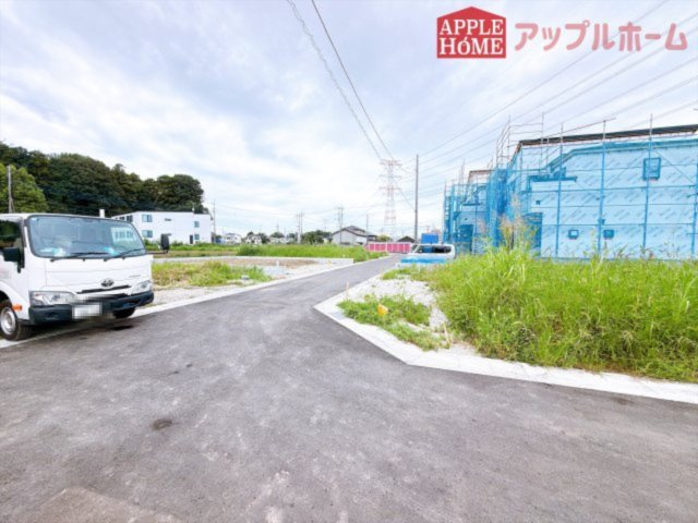[新築住宅] 鶴ヶ島市藤金 15期 全11棟の前面道路含む現地写真