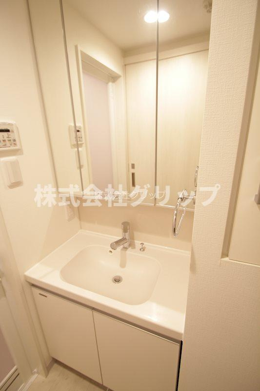 リヴシティ妙蓮寺の独立洗面台