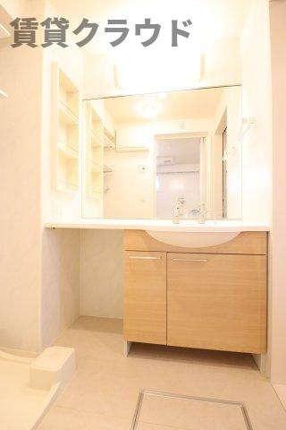 ロイヤルプラザの独立洗面台|独立洗面台、朝の身支度には欠かせません