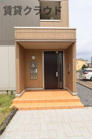 ロイヤルプラザのエントランス|安心のオートロック付き！