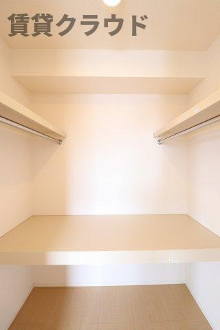ロイヤルプラザの収納|こう見えてウォークインクローゼットです！