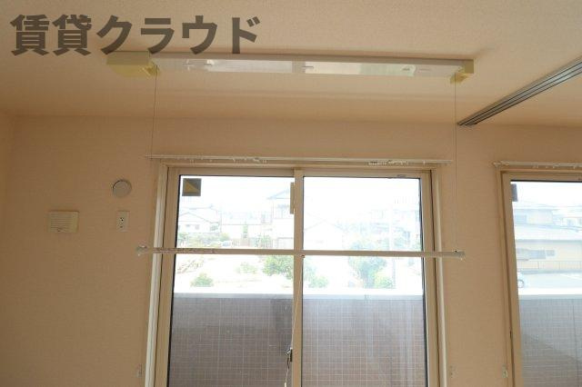 ロイヤルプラザの内装|室内物干