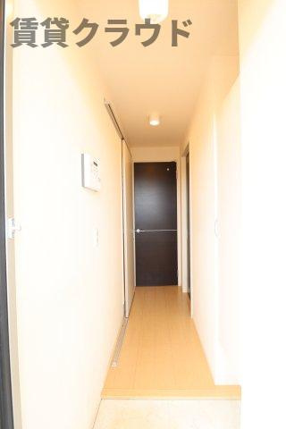 ロイヤルプラザの玄関|落ち着いた玄関です