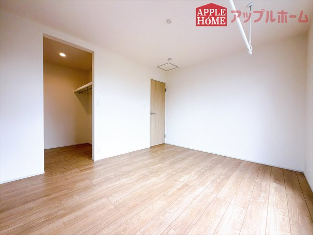[新築住宅] 羽生市南羽生1丁目 全1棟の洋室|２階居室は全室収納あり！たっぷりある収納活用でお部屋もキレイを保てます♪