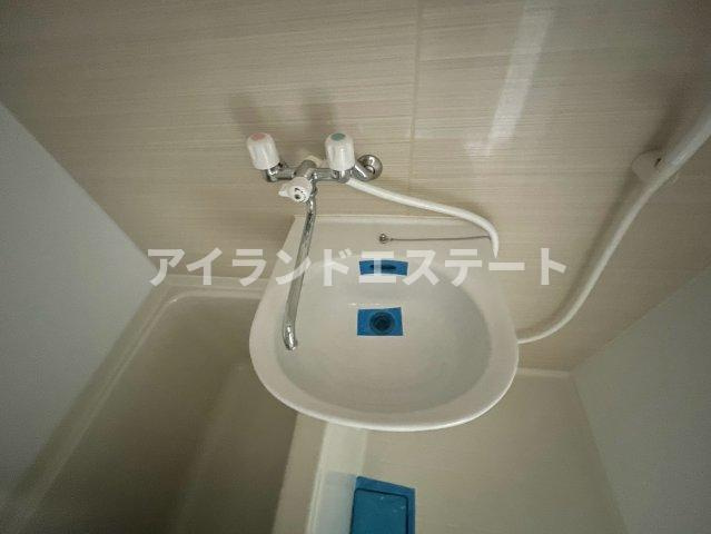 アライハイツ　駅近　陽当たり良好　温水洗浄便座の洗面所