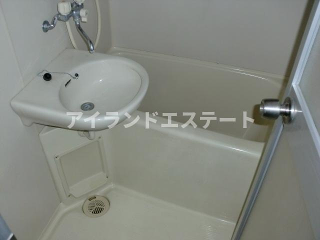 YMO駒沢　バストイレ別　室内洗濯機置場　南向きの浴室