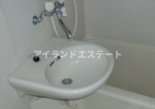 YMO駒沢　バストイレ別　室内洗濯機置場　南向きの洗面所