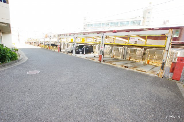 パルハセトン十三　仲介手数料の駐車場