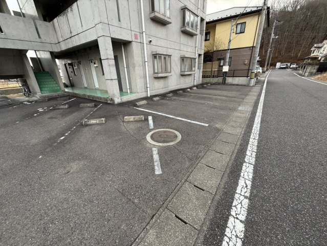 SKマンションA棟の駐車場