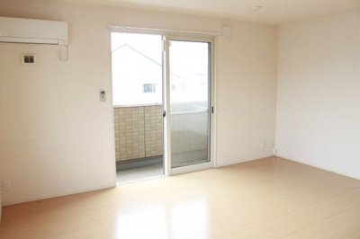 【居間・リビング】 | サントミー | 別のお部屋の写真です