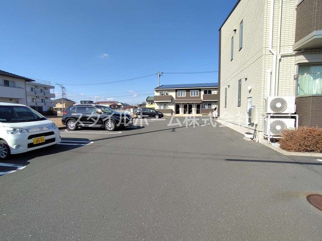 ＬＡ　ＴＥＲＲＥ　Ⅱ棟の駐車場