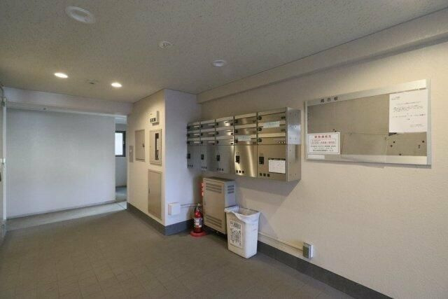 ハイツ東菅野のロビー