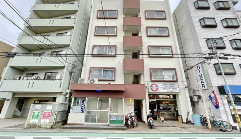 貫井東本町ビルのエントランス