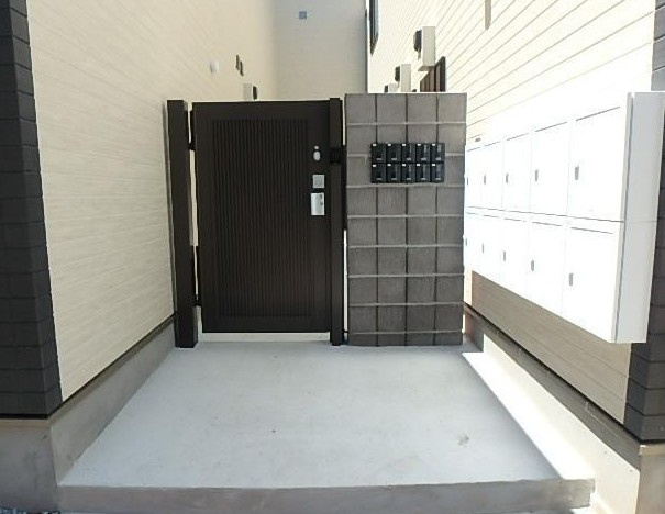 板橋区中台２丁目のアパートのエントランス