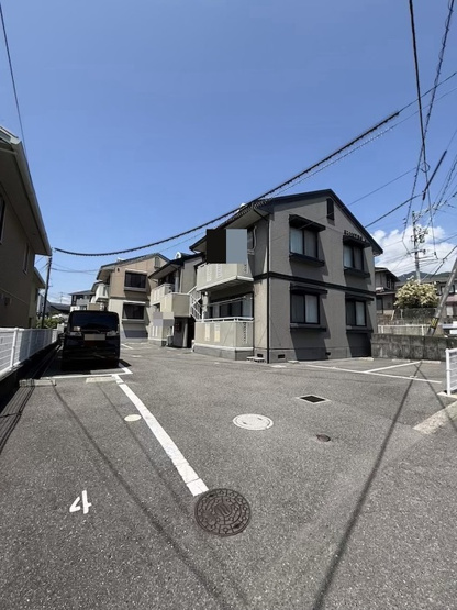 【駐車場】エントピア新谷　B棟