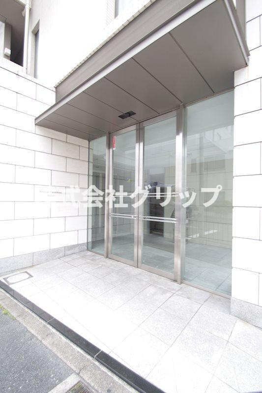 レグラス横浜メディオのエントランス