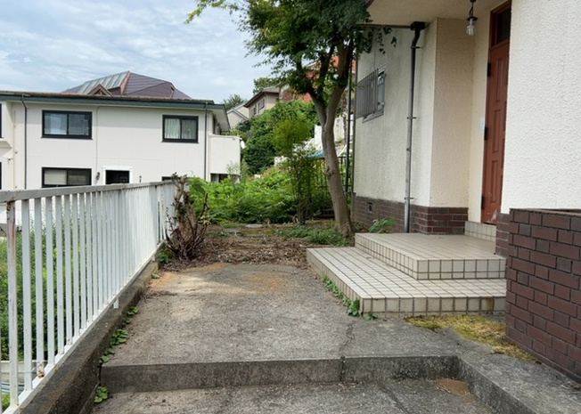 【外観】 | 土地の面積＝住宅面積ではありません。建ぺい率の問題などで、土地のある場所によって住宅を建てられる面積は限られています。高さもしかり、「土地」という言葉の中には、建築条件も含まれると考えておきましょう。