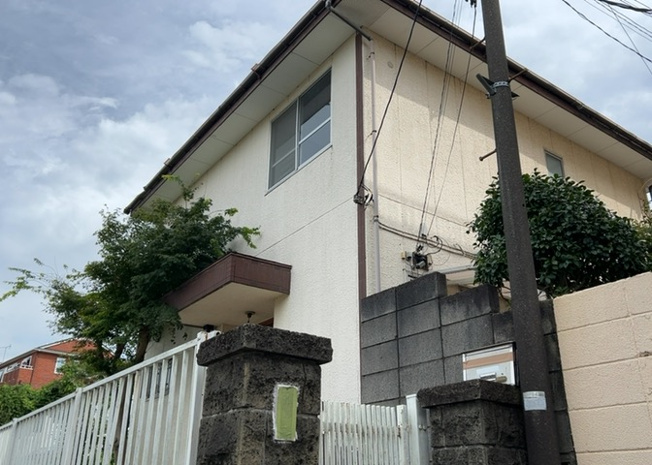 【外観】 | 人が暮らすうえで日光は大切な要素となります。日当たりの良さは譲れないポイントですね。併せて近くに大きな建築物の建築予定がないか、あるいはそれが可能な土地が近くにないか事前に確認することもお勧めします。