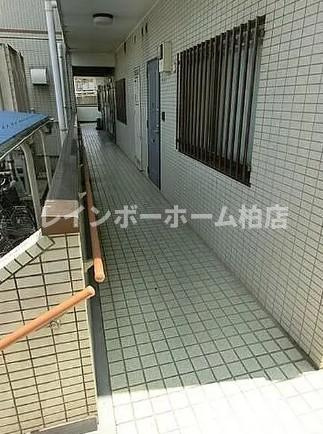 特典：仲介手数料が50％OFFです‼のエントランス