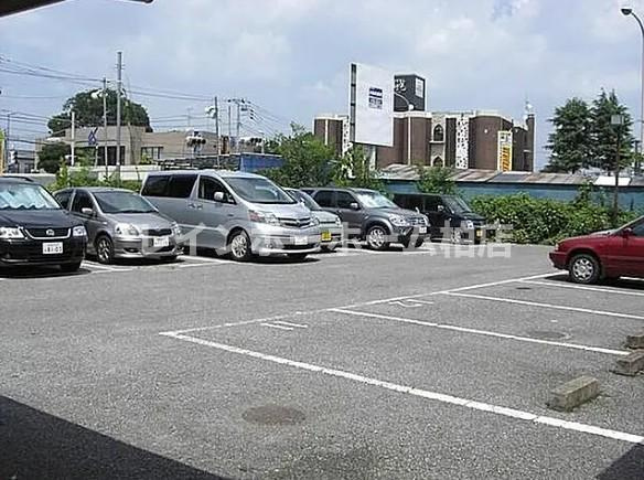 特典：仲介手数料が50％OFFです‼の駐車場|駐車場があります