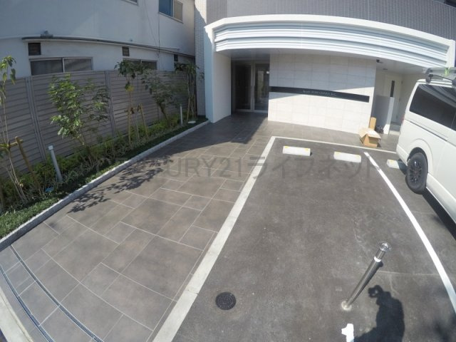 【エントランス】 | アルティザ新大阪DC