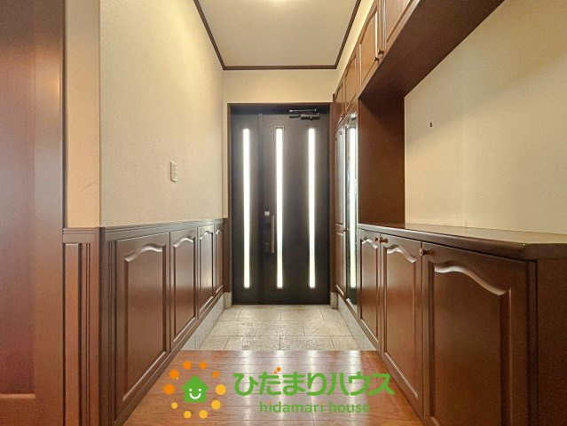 羽生市三田ケ谷　中古一戸建ての玄関