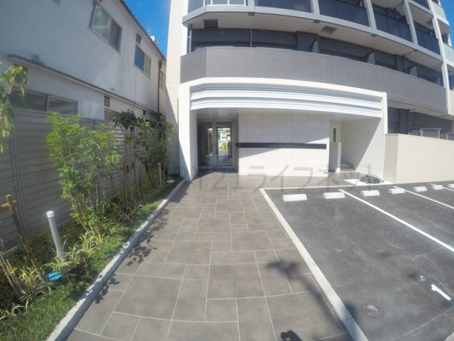 【エントランス】 | アルティザ新大阪DC