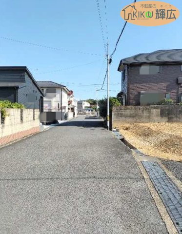 加古川市西条山手2丁目　土地の前面道路含む現地写真