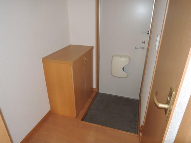 川崎市多摩区生田１丁目のアパートの玄関