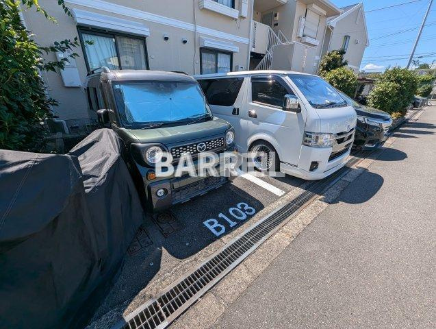パセオ豊里の駐車場