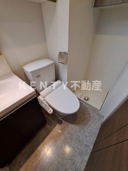 【トイレ】 | ＸＥＢＥＣ平和島 | 落ち着いた色調のトイレです