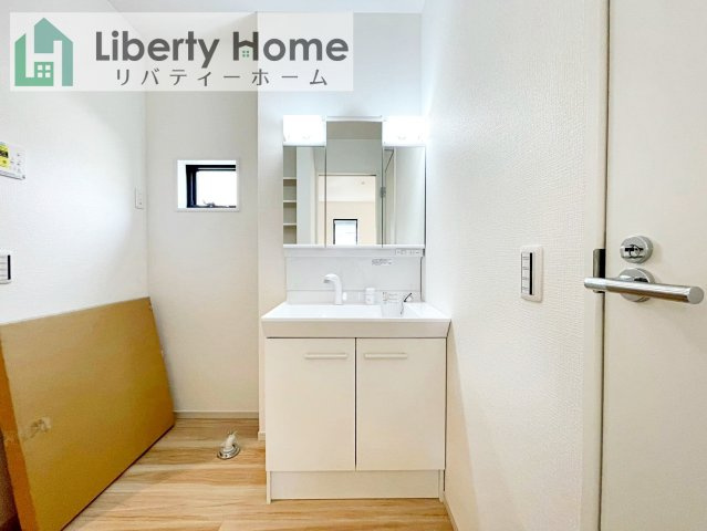 水戸市東前町5期　新築戸建　１号棟の独立洗面台