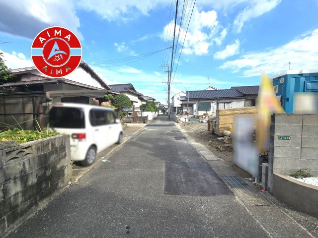 太宰府市吉松1丁目第5-3棟（2号棟）の外観|前面道路含む現地の写真です。